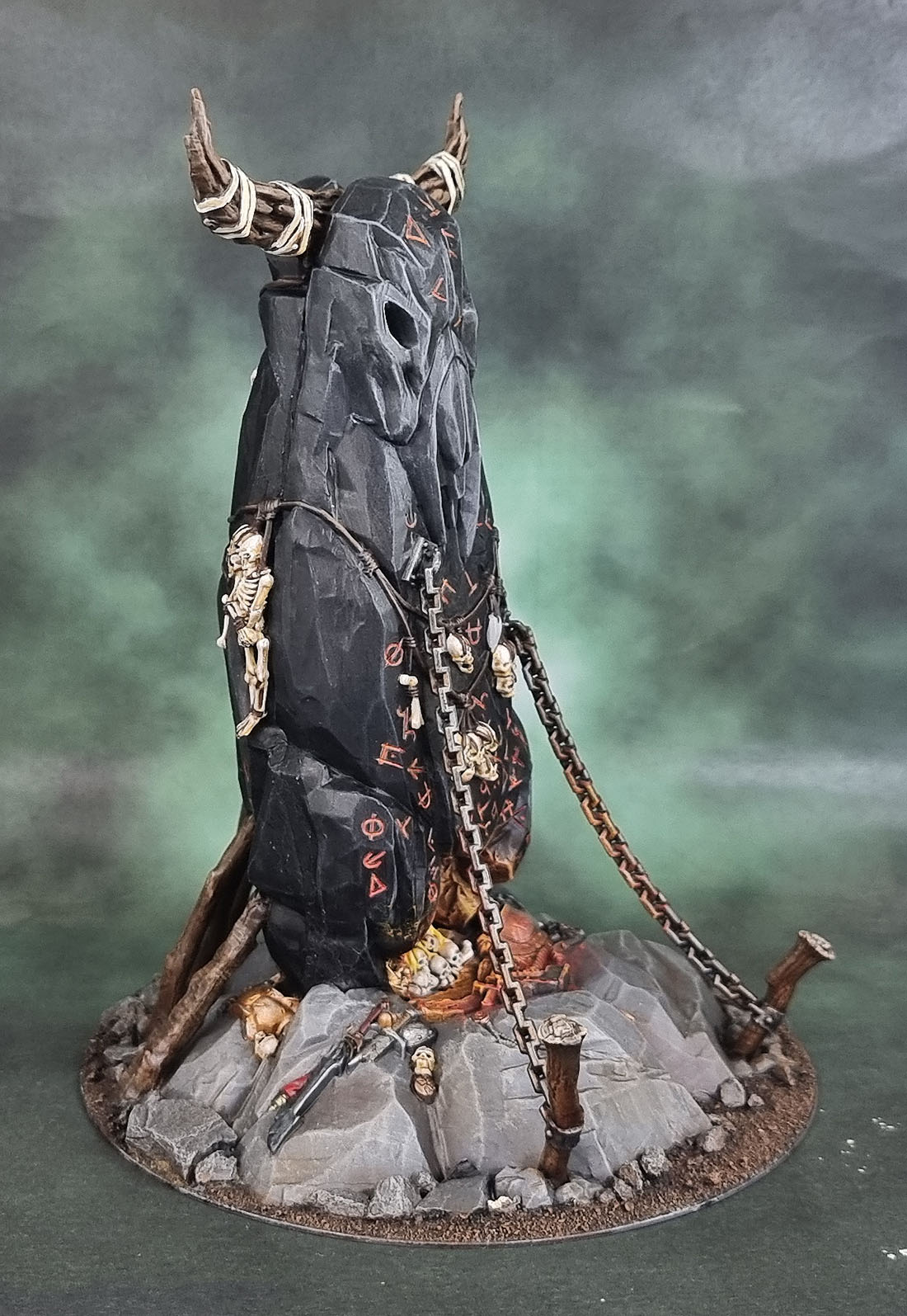 Warhammer The Old World: Beasts of Chaos Herdstone, Chaos Beastmen, Age of SigmarWarhammer The Old World: Beasts of Chaos Herdstone, Chaos Beastmen, Age of Sigmar